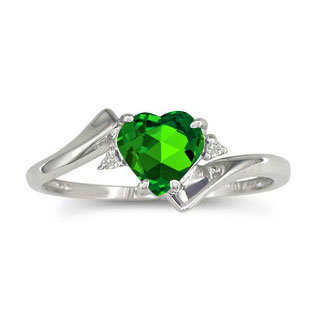 Diamond Heart Shaped Green Emerald Birthstone Silver Ring